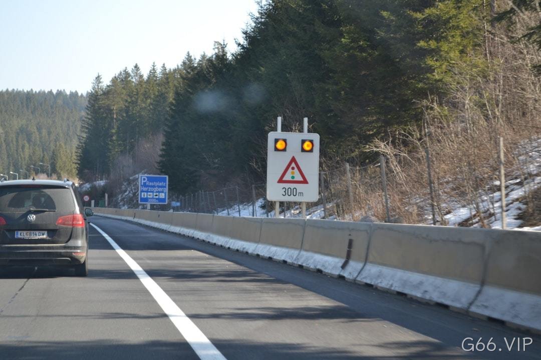 高速公路服务区停车诱导的新变化