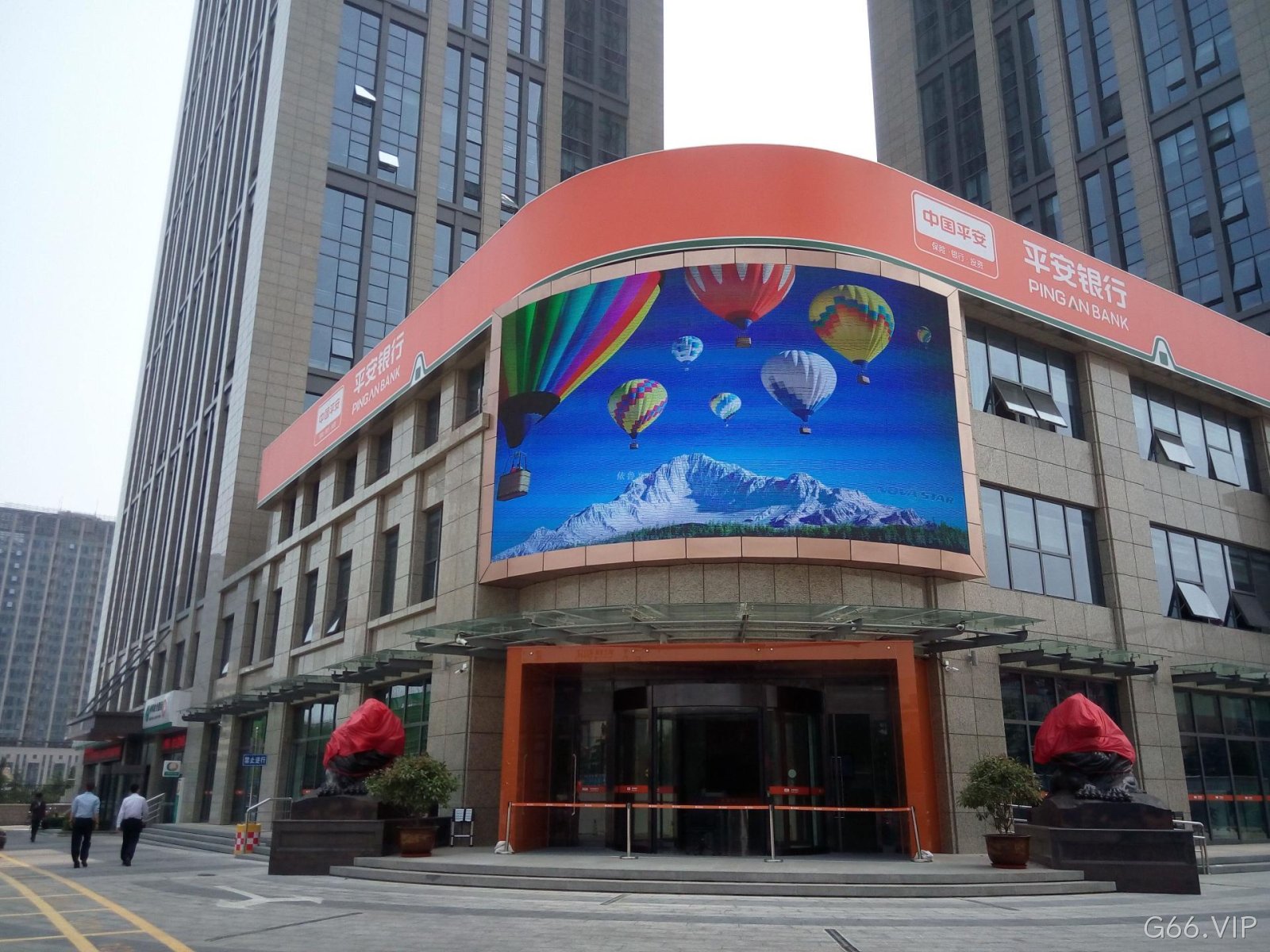 南宁LED显示屏案例-平安银行户外高清LED显示屏