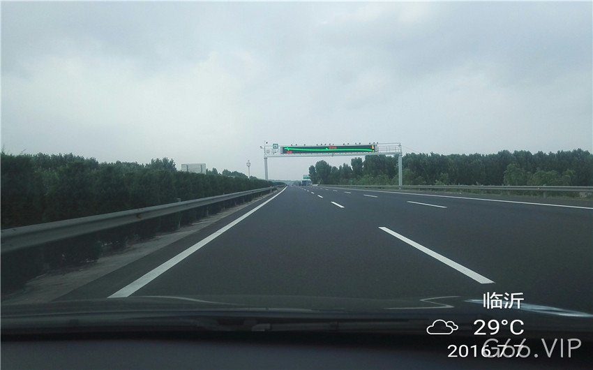 交通诱导屏对道路安全的影响