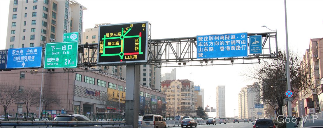 城市交通诱导屏在南宁的街道上的应用